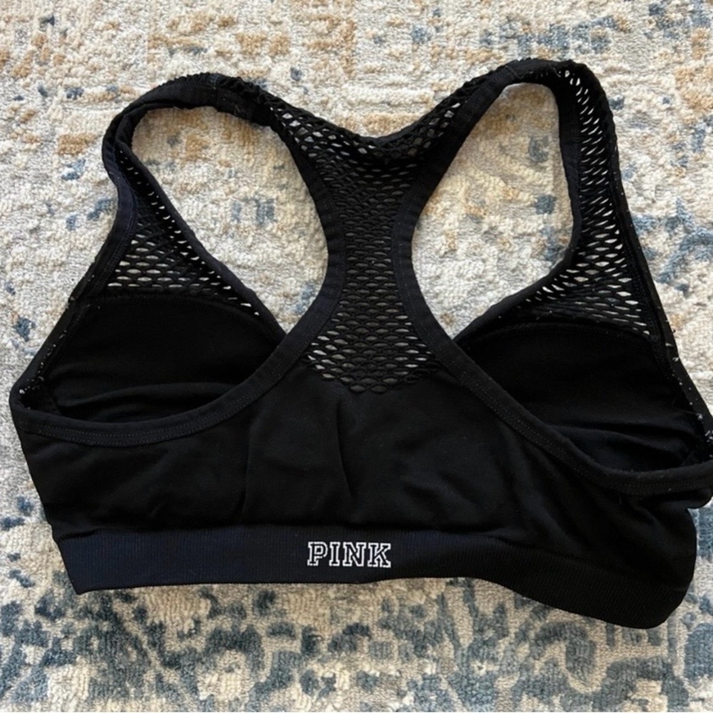 Victoria’s Secret PINK push-up sports bra. Size XS, fits 30-32 AA-B cups.